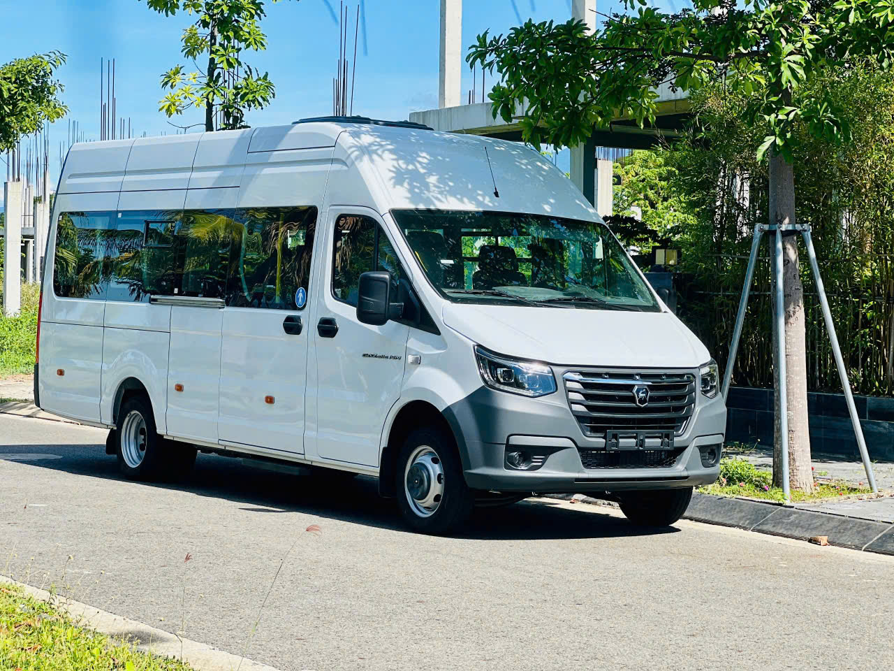 Thuê Xe 19 Chỗ Đi Phú Quốc – Giải Pháp Du Lịch Tiện Lợi, Giá Rẻ Tại Huy Đạt