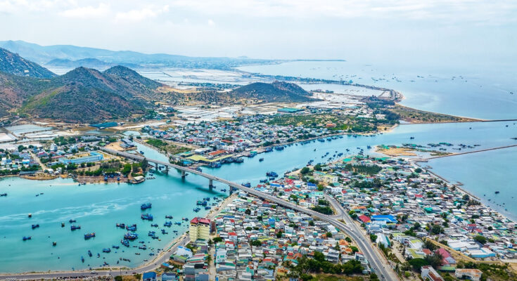 Toàn cảnh